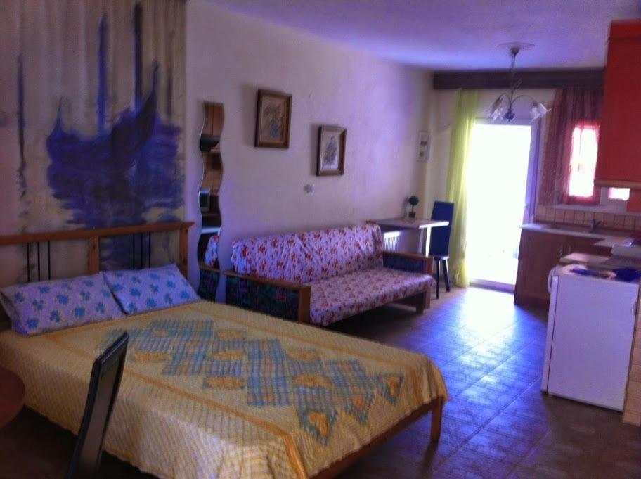 Roses Apartments ネア・ミカニオーナ エクステリア 写真